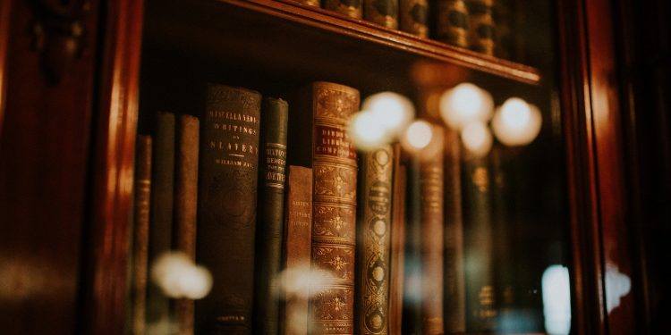 «ΣΚΟΝΙΣΜΕΝΑ ΒΙΒΛΙΑ ΜΙΑΣ ΑΛΛΗΣ ΕΠΟΧΗΣ»