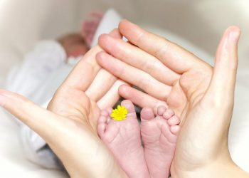 Η ΠΑΡΕΝΘΕΤΗ ΜΗΤΡΟΤΗΤΑ ΩΣ ΗΘΙΚΗ ΠΡΑΞΗ