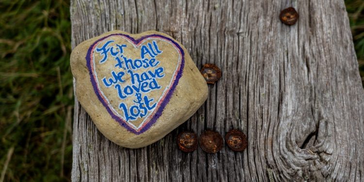 «ΠΕΝΘΟΣ: ΜΙΑ ΜΟΡΦΗ ΑΓΑΠΗΣ»