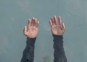 «ΠΛΗΚΤΡΟΛΟΓΩΝΤΑΣ ΞΑΝΑ»