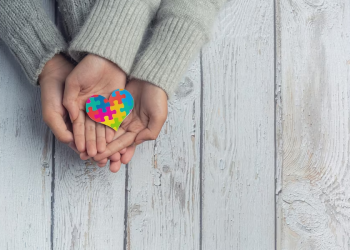 «ΠΩΣ ΕΙΝΑΙ ΝΑ ΖΕΙΣ ΜΕ ΕΝΑ ΑΔΕΡΦΟ ΜΕ ΑΥΤΙΣΜΟ»