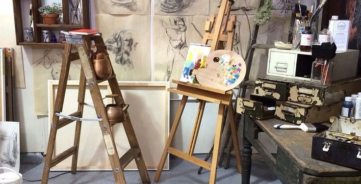 ΣΧΟΛΗ ΚΑΛΩΝ ΤΕΧΝΩΝ : ΠΩΣ ΜΠΑΙΝΕΙΣ ΚΑΙ ΤΙ ΒΓΑΙΝΕΙΣ;